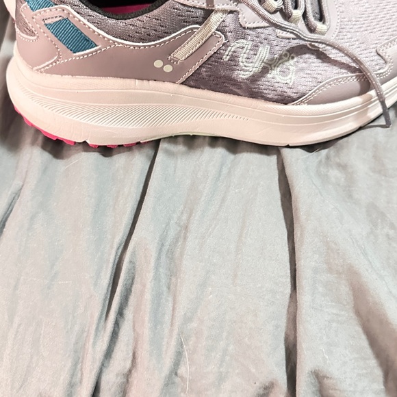 Ryka Women's Treetop Trail Shoes - Size 8 - Picture 2 of 3